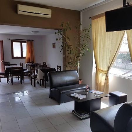 Hotel Paralia Неа-Карвали Экстерьер фото