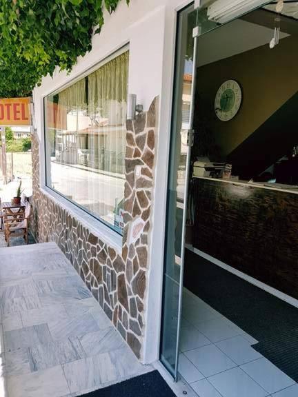 Hotel Paralia Неа-Карвали Экстерьер фото