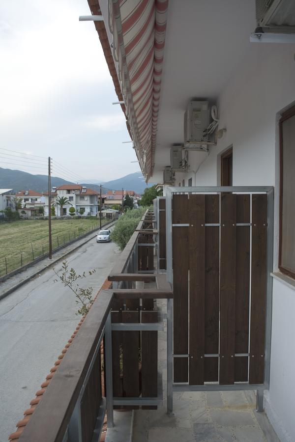 Hotel Paralia Неа-Карвали Экстерьер фото