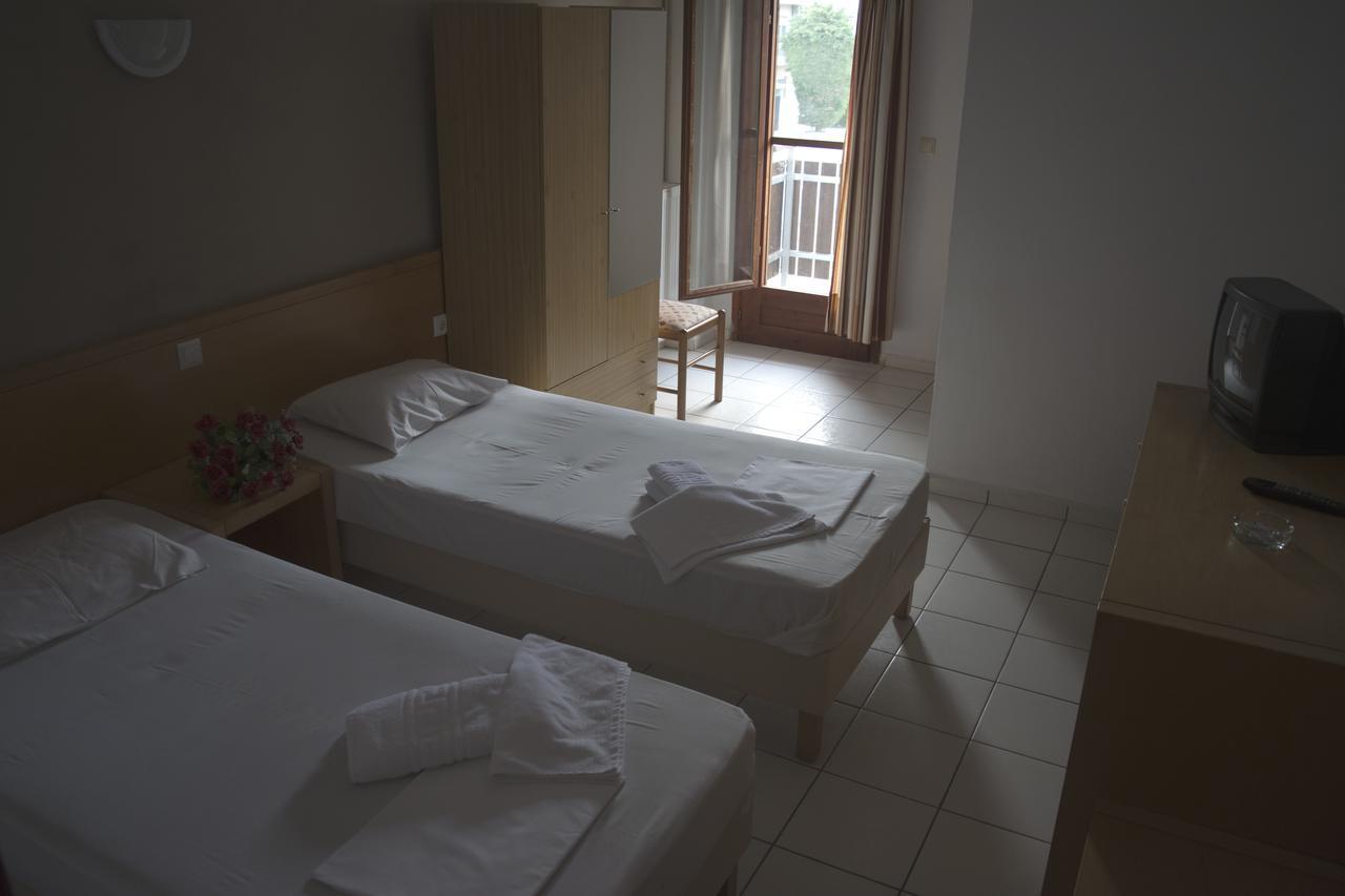 Hotel Paralia Неа-Карвали Экстерьер фото