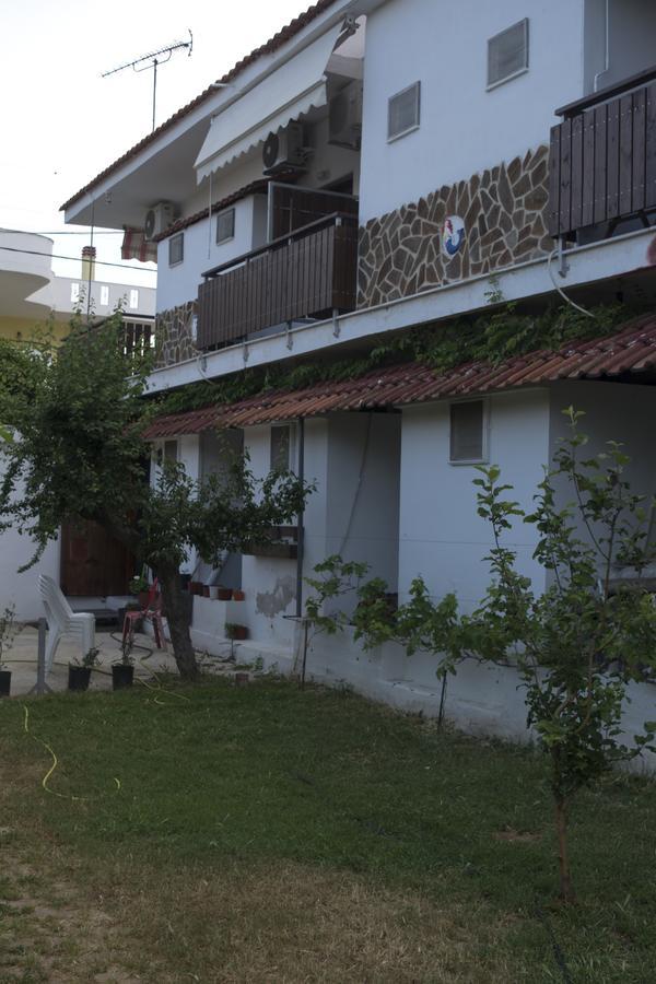 Hotel Paralia Неа-Карвали Экстерьер фото