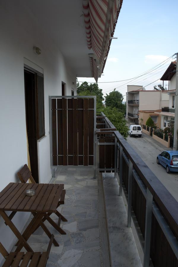 Hotel Paralia Неа-Карвали Экстерьер фото