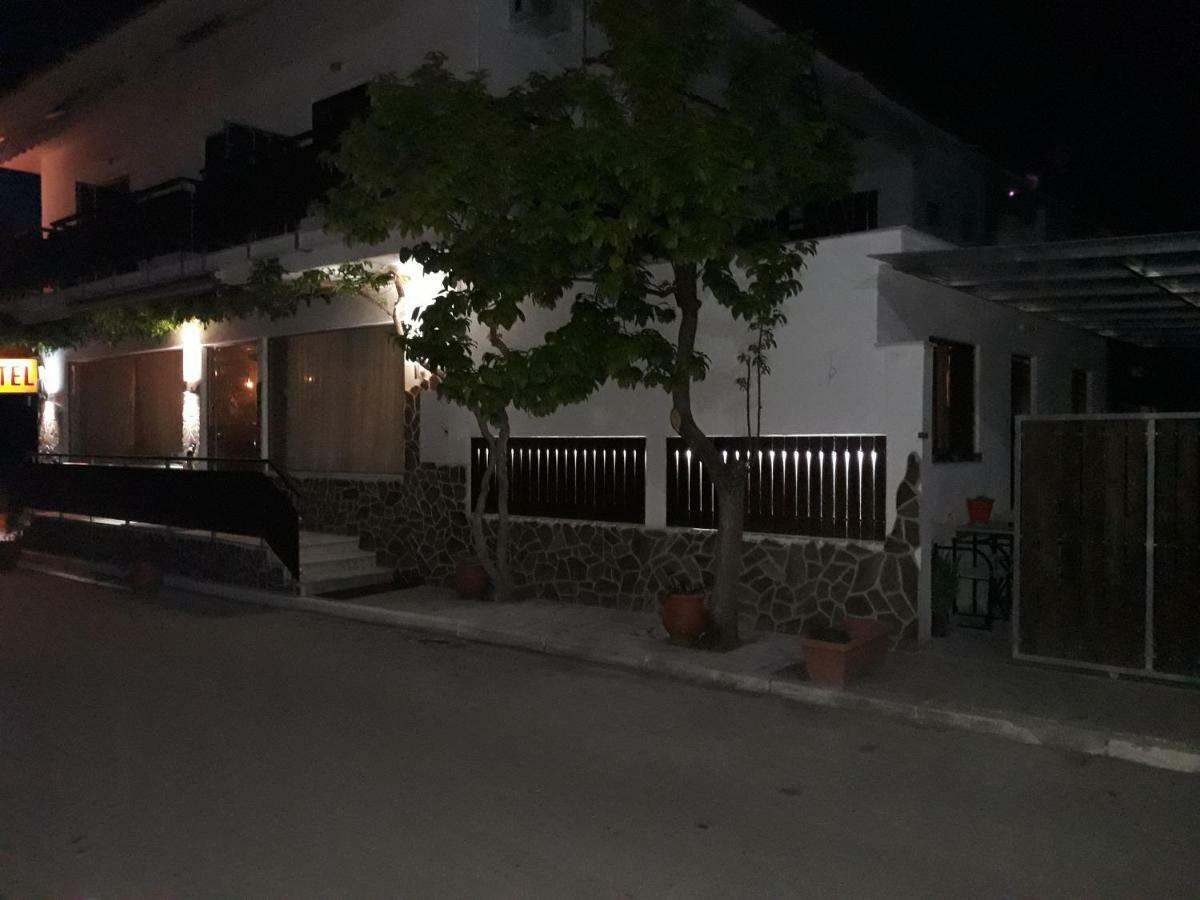 Hotel Paralia Неа-Карвали Экстерьер фото
