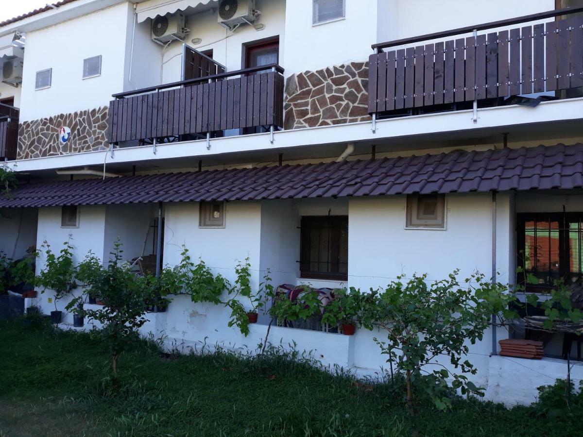 Hotel Paralia Неа-Карвали Экстерьер фото